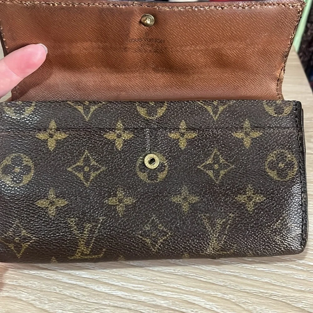 Louis Vuitton Sarah Long Wallet